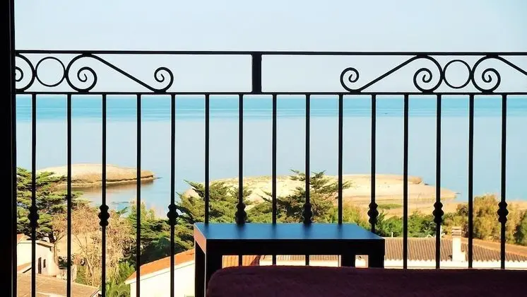 Üç Kişilik Oda, Balkon, Deniz Manzaralı