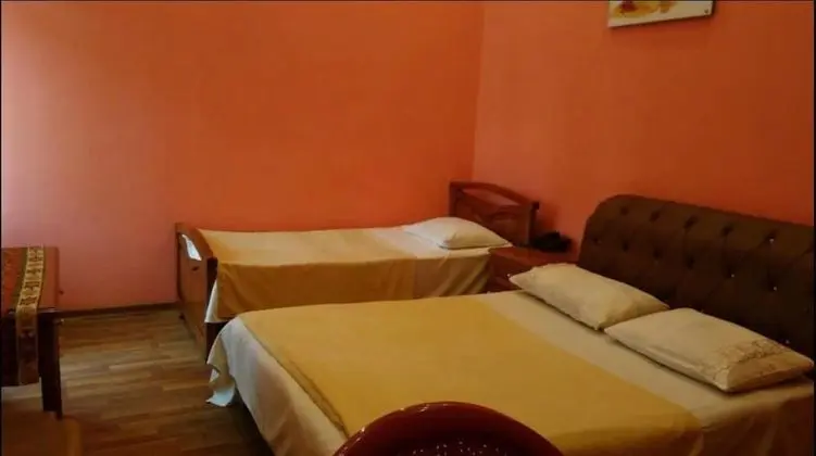 Basic Dört Kişilik Oda, 1 Çift Kişilik Yatak, Sigara İçilebilir