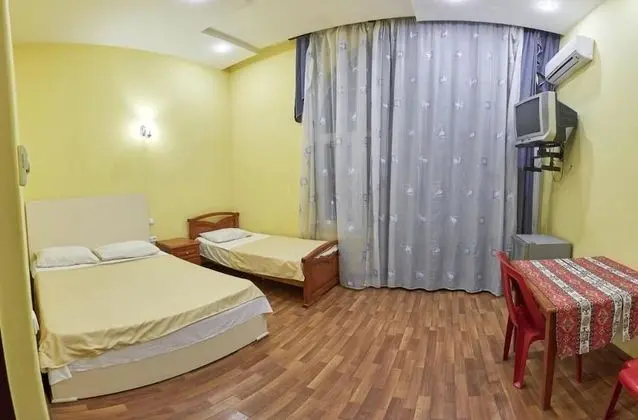 Basic Dört Kişilik Oda, 1 Çift Kişilik Yatak, Sigara İçilebilir