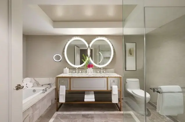 Remodeled Strip View Spa King
