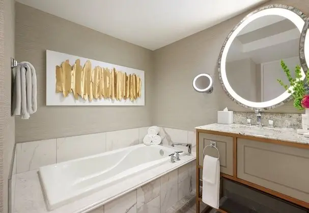 Remodeled Strip View Spa King