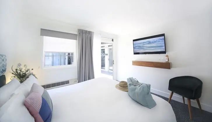 Classic Oda, 1 Büyük (Queen) Boy Yatak