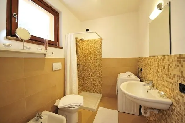 Family Apart Daire, 2 Çift Kişilik Yatak, Dağ Yamacı (Bellano Perla Apt. 7)