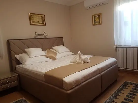 Deluxe Apart Daire, Bahçe Manzaralı