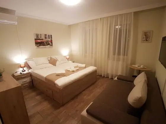 Superior Apart Daire, Bahçe Manzaralı