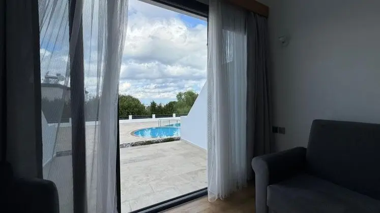 https://images.odamax.com/img/1024x768/odamax/image/upload/Bellapais_Oasis_Hotel_202411121236072_WhatsApp_Image_2024_11_11_at_15_36_39_1_.jpeg