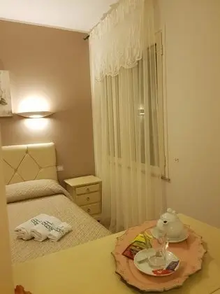 Basic Tek Büyük Yataklı Oda