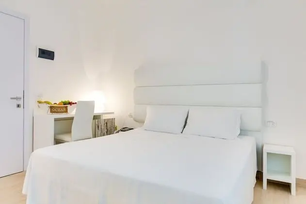 Basic Tek Büyük veya İki Ayrı Yataklı Oda