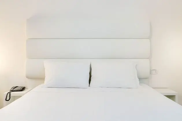 Basic Tek Büyük veya İki Ayrı Yataklı Oda