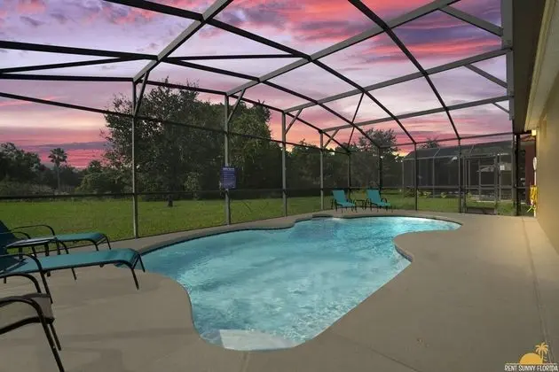 Ev (BellaVida Palms Private Screened Pool)