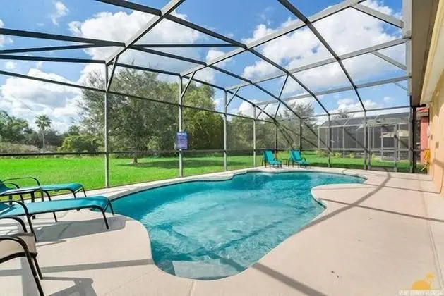 Ev (BellaVida Palms Private Screened Pool)