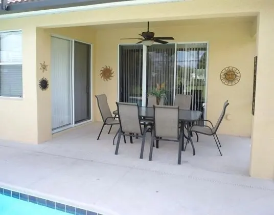 Ev (BellaVida Palms Private Screened Pool)