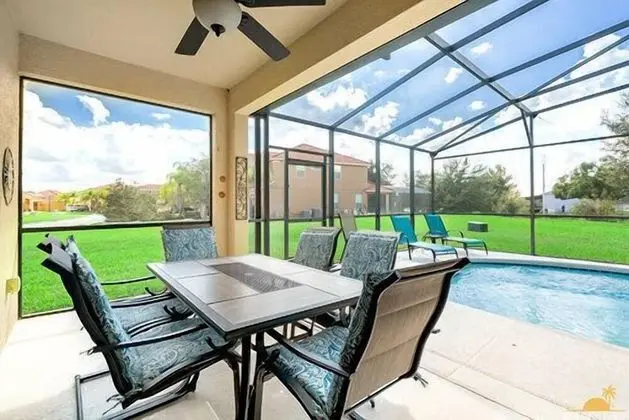 Ev (BellaVida Palms Private Screened Pool)