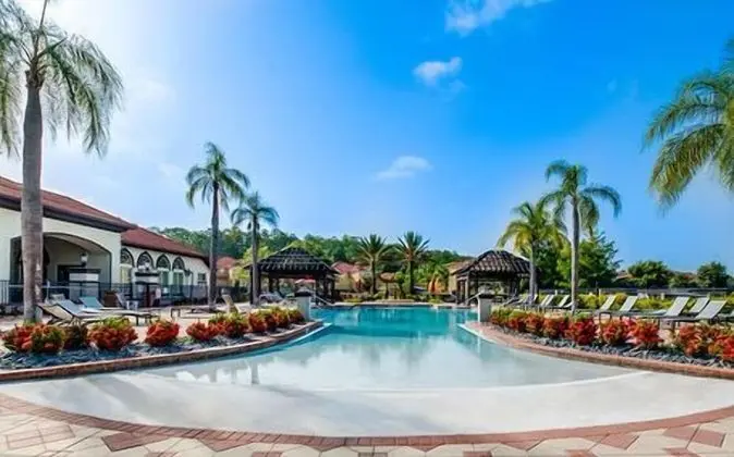 Ev (BellaVida Palms Private Screened Pool)