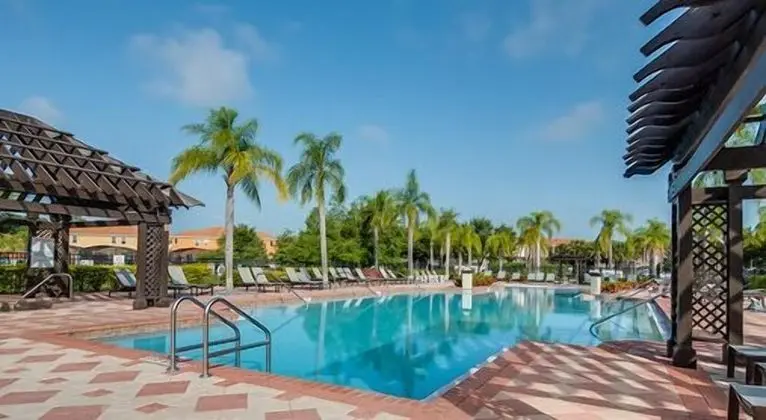 Ev (BellaVida Palms Private Screened Pool)