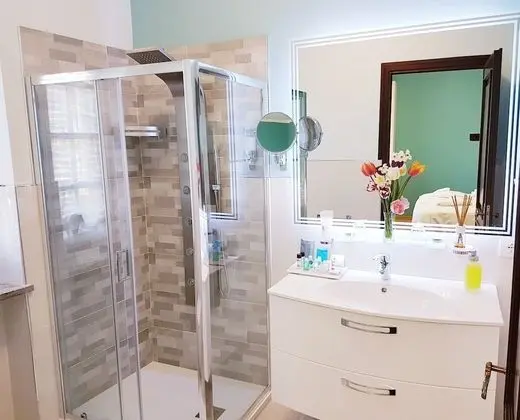 Deluxe Tek Büyük Yataklı Oda, 1 En Büyük (King) Boy Yatak, Bahçe Manzaralı (Queen)