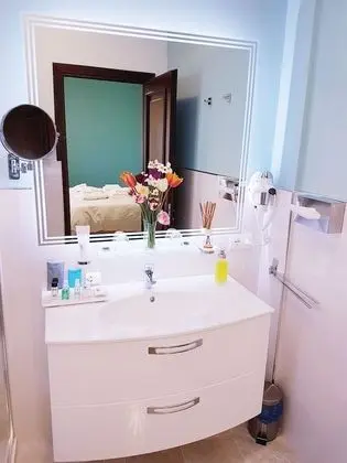 Deluxe Tek Büyük Yataklı Oda, 1 En Büyük (King) Boy Yatak, Bahçe Manzaralı (Queen)