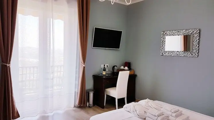 Deluxe Tek Büyük Yataklı Oda, Balkon, Dağ Manzaralı