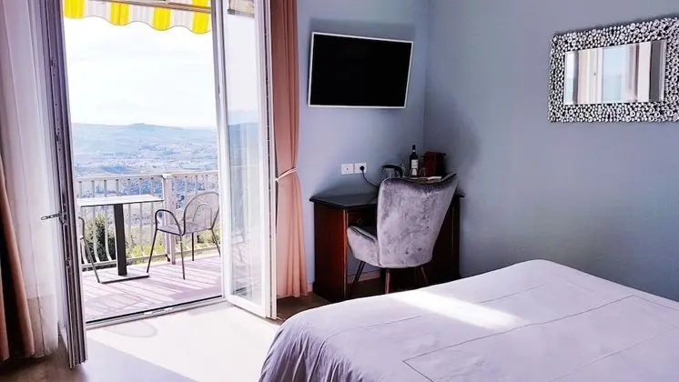 Deluxe Tek Büyük Yataklı Oda, Balkon, Dağ Manzaralı