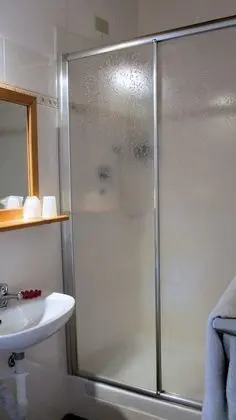 Tek Büyük Yataklı Oda, Balkon, Göl Manzaralı