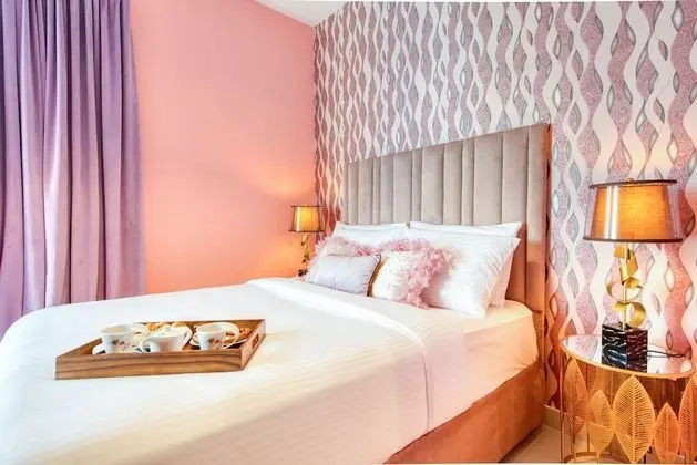 Exquisite 2 Bedroom Apartment (Fountain View)