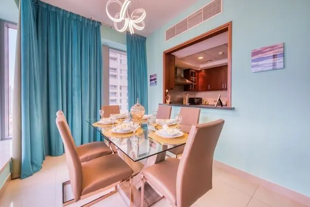 Exquisite 2 Bedroom Apartment (Fountain View)