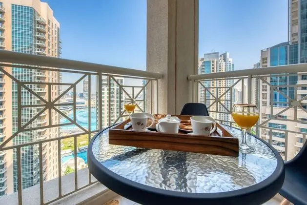Exquisite 2 Bedroom Apartment (Fountain View)