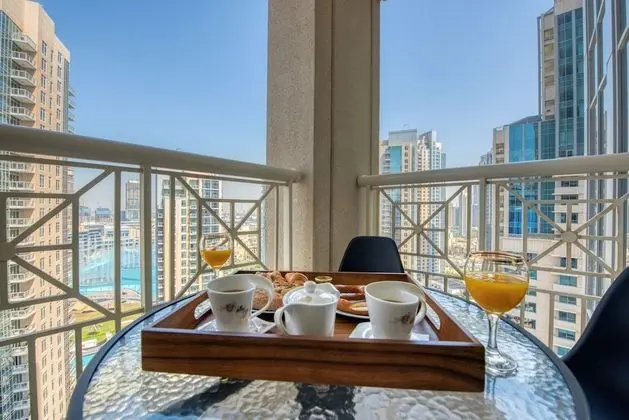 Exquisite 2 Bedroom Apartment (Fountain View)