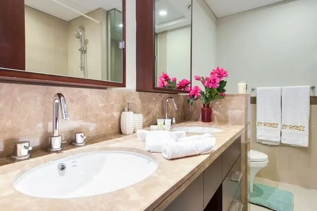 Exquisite 2 Bedroom Apartment (Fountain View)