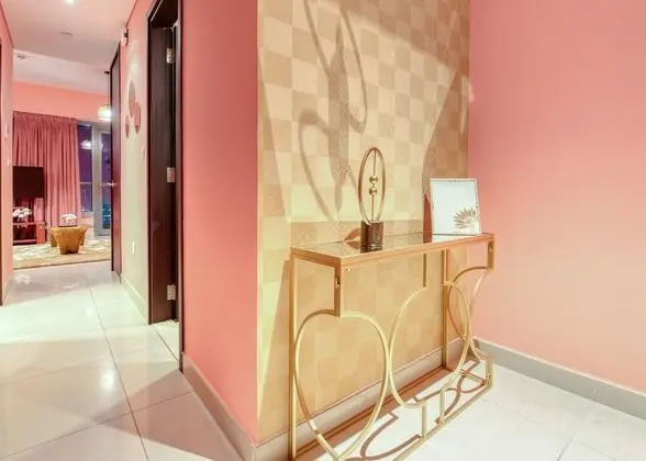 Vibrant 1 Bedroom Apartment (Burj & Fountain Views)