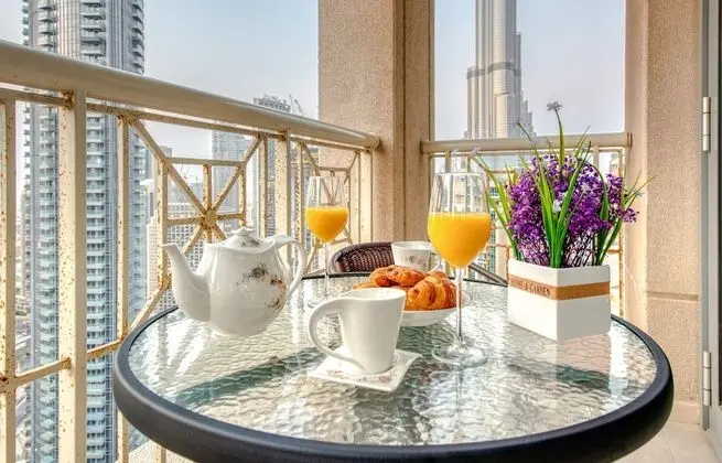 Vibrant 1 Bedroom Apartment (Burj & Fountain Views)