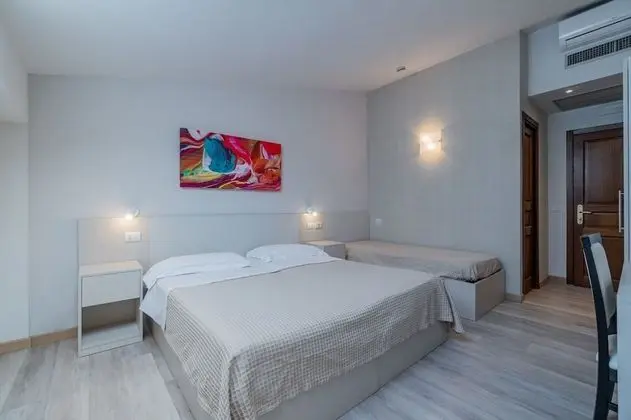 Deluxe Üç Kişilik Oda