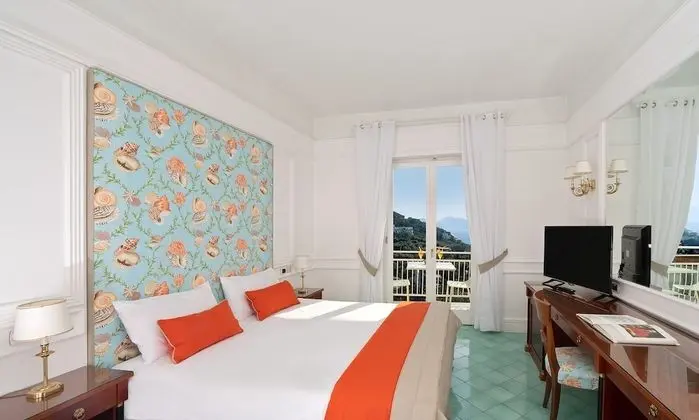 Comfort Tek Büyük Yataklı Oda, Balkon, Deniz Manzaralı