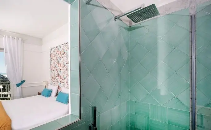Comfort Tek Büyük Yataklı Oda, Balkon, Deniz Manzaralı