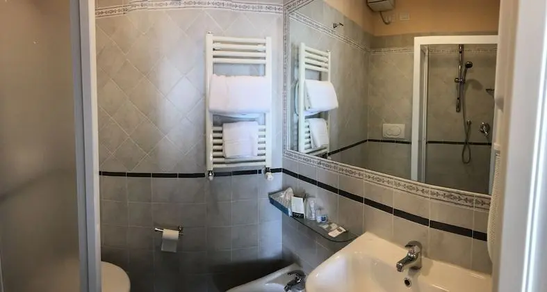 Comfort Tek Kişilik Oda, 1 Çift Kişilik Yatak (Camera Piccola - Small Room)