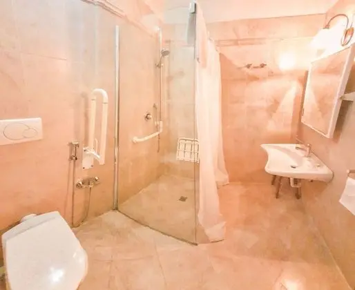 Standard Tek Büyük veya İki Ayrı Yataklı Oda