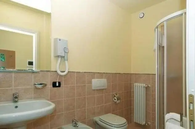 Tek Büyük veya İki Ayrı Yataklı Oda, Göl Manzaralı