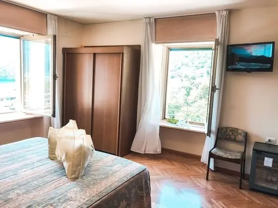 Economy Tek Büyük Yataklı Oda