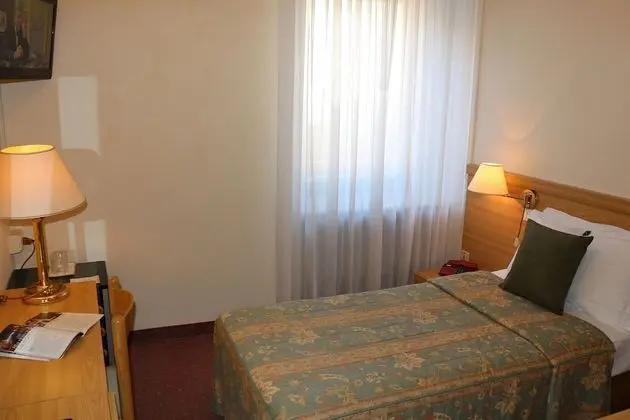 Tek Kişilik Oda, Göl Manzaralı