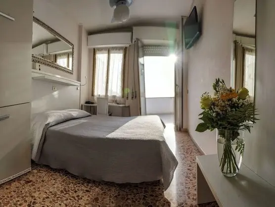 Classic Tek Büyük Yataklı Oda