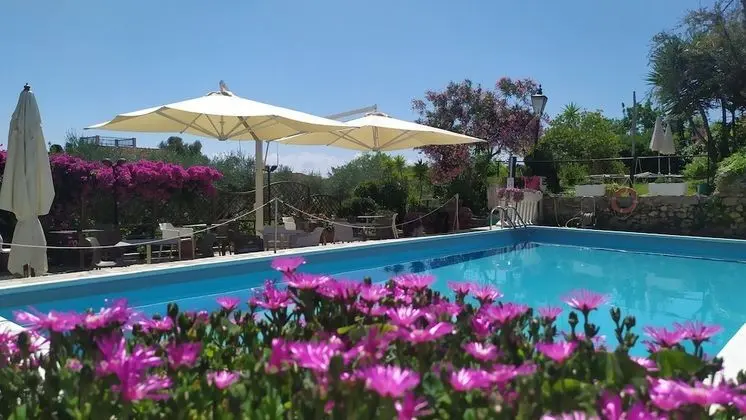 Classic Tek Büyük Yataklı Oda