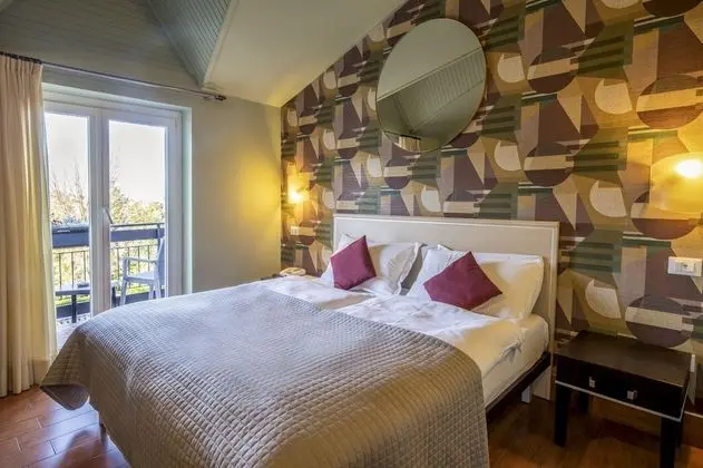 Comfort Tek Büyük veya İki Ayrı Yataklı Oda, Balkon, Kısmi Göl Manzaralı