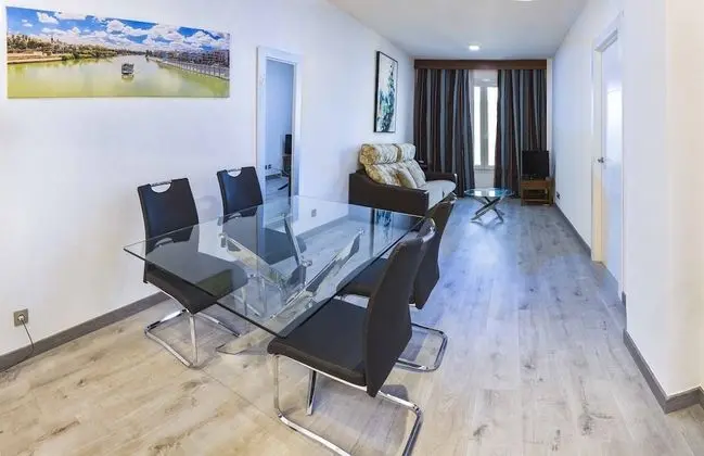 Junior Süit, 1 Büyük (Queen) Boy Yatak ve Çekyat