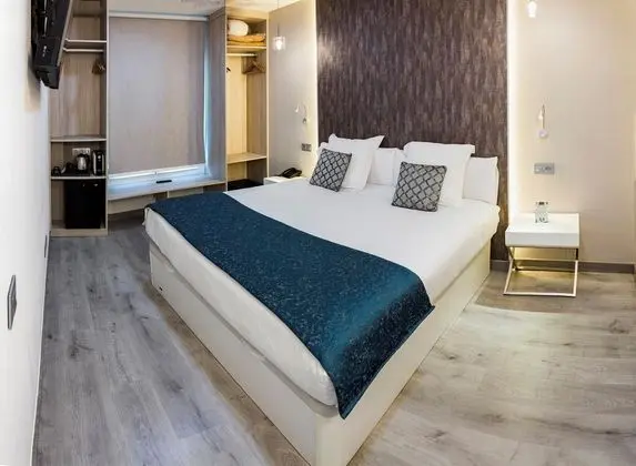 Standard Dört Kişilik Oda
