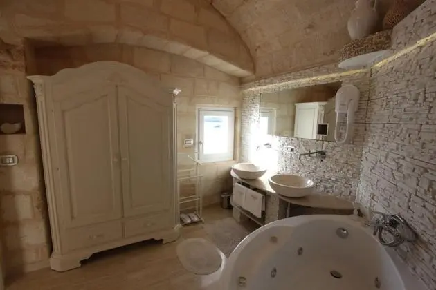 King Suite with Balcony Sea View with Jacuzzi