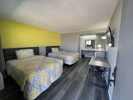 Deluxe Oda, 2 Çift Kişilik Yatak, Sigara İçilmez, Buzdolabı ve Mikrodalga