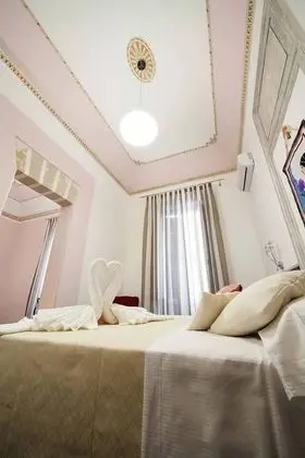 Dört Kişilik Oda (TIFFANY)