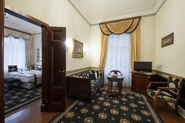 Süit, Sıcak Su Küveti