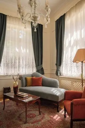 Deluxe Tek Büyük veya İki Ayrı Yataklı Oda, Bahçe Manzaralı, Bahçeli