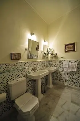 Deluxe Tek Büyük veya İki Ayrı Yataklı Oda, Bahçe Manzaralı, Bahçeli